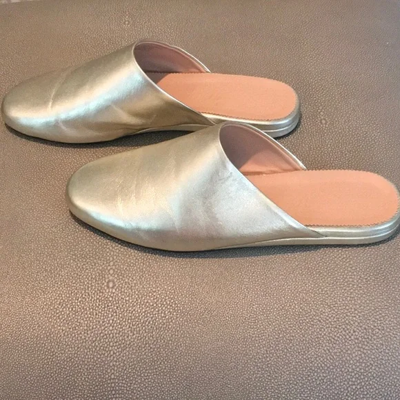 J. Crew Slip-On Leather Flats  (9.5) - Picture 5 of 8